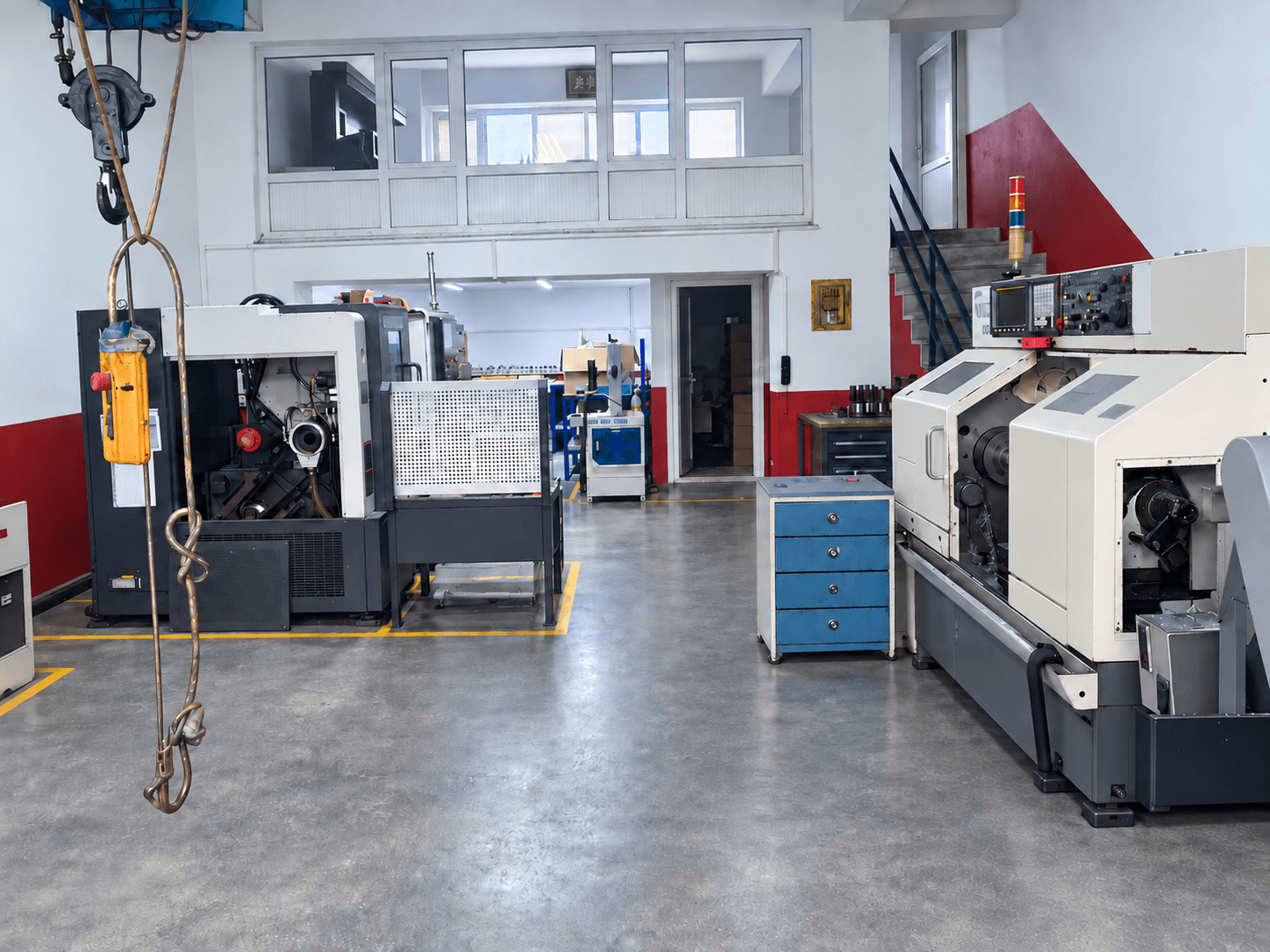 ERK Makina atölyesinde CNC torna ve işleme merkezlerinin genel görünümü